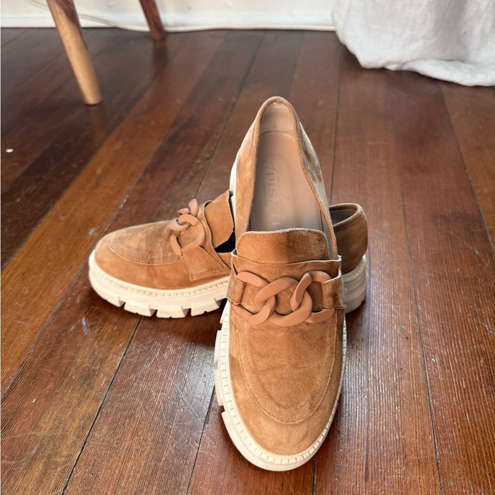 Gianluca Pisati Tan Suede Loafers with Chain Detail
